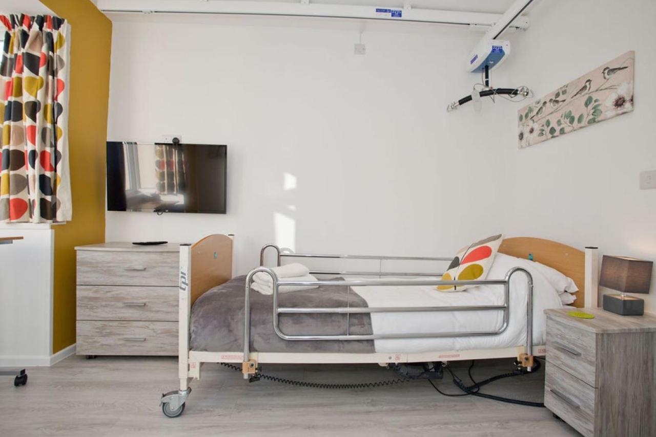 Hilda'S Retreat Accessible Wheel Chair Friendly With Hoist بول المظهر الخارجي الصورة